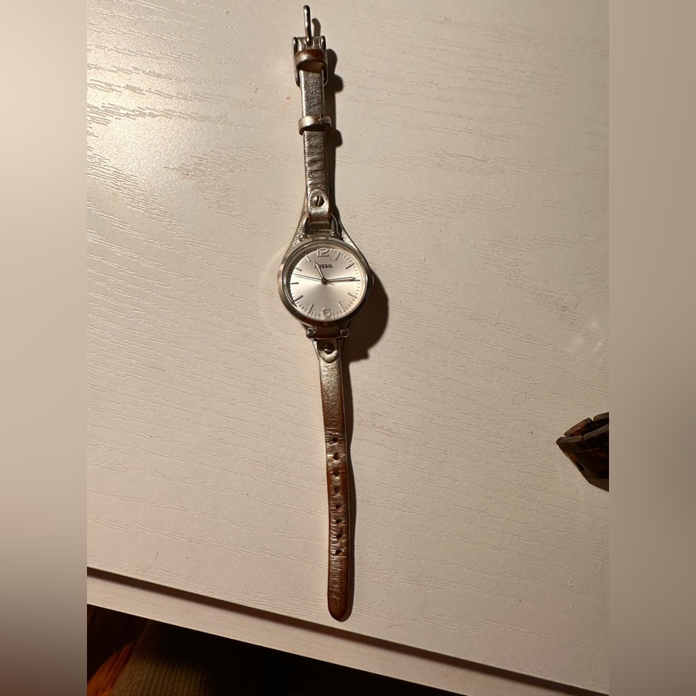 Fossil watch with leather silver strap